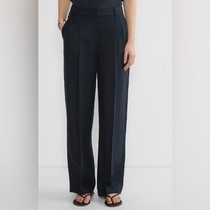 Aritzia The Effortless Pant™ CruiseLinen™ Size 6, Dark Night Navy